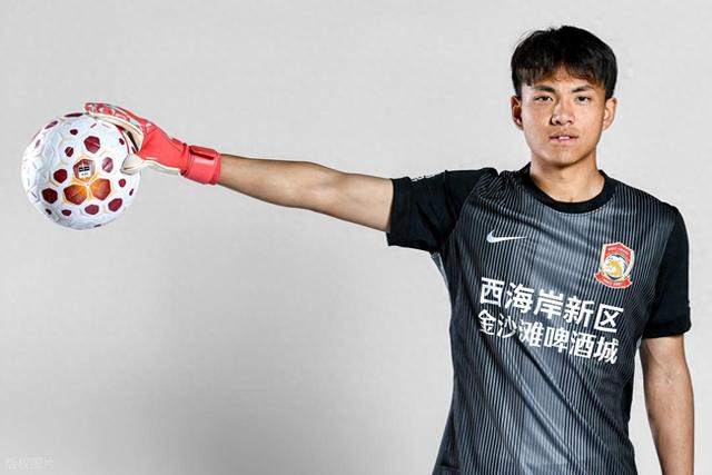 云开官网-青岛西海岸也是豪门！国足门将李昊回应为何不去豪门，获赞情商高|青岛市|U23亚洲杯|马德里竞技|诺伊尔|马竞_新浪体育_新浪新闻